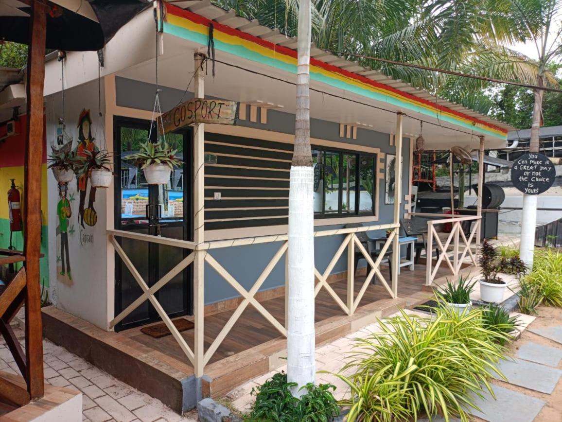 Boaty'S Beach Cottages Калангуте Екстериор снимка