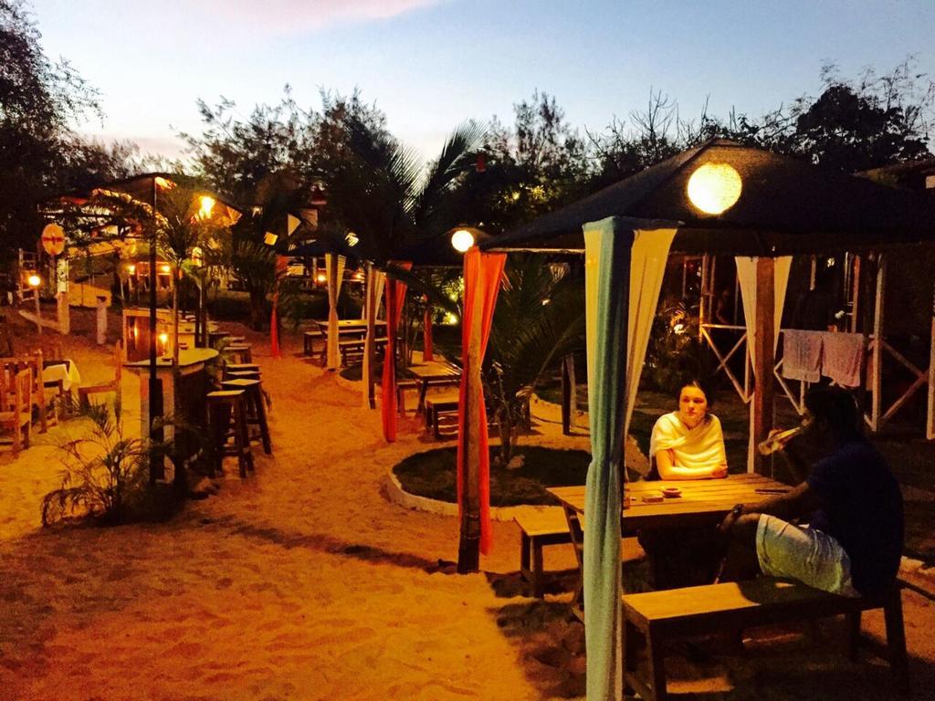 Boaty'S Beach Cottages Калангуте Екстериор снимка
