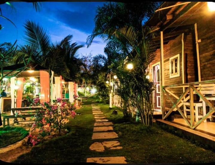 Boaty'S Beach Cottages Калангуте Екстериор снимка