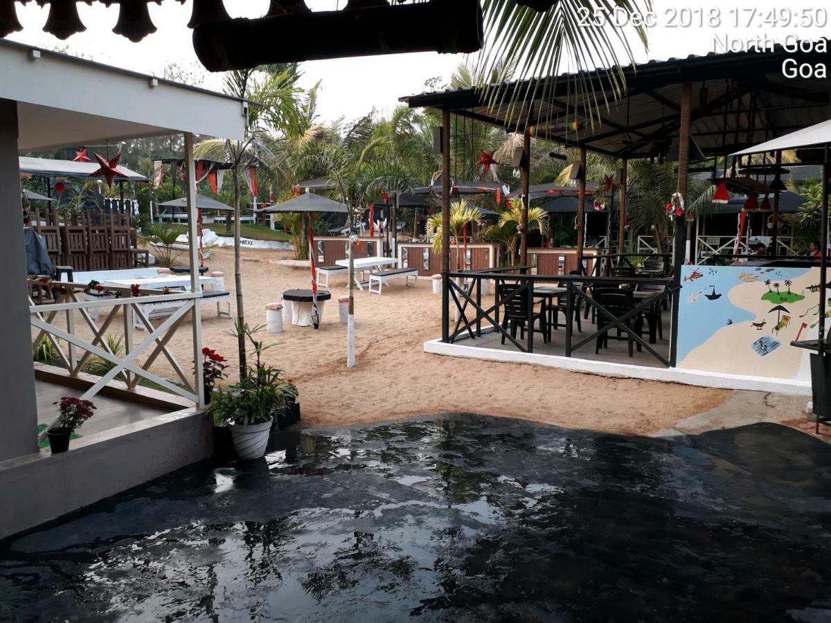 Boaty'S Beach Cottages Калангуте Екстериор снимка